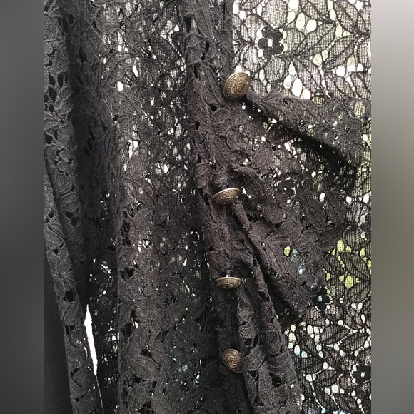 Simple Noelle Lace Cardigan Cover - Picture 6 of 7